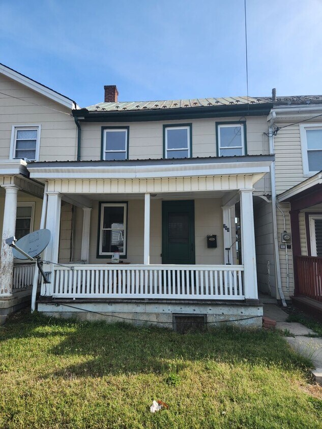 Primary Photo - 251 W. King St.
