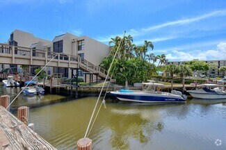 Building Photo - 3 Royal Palm Way