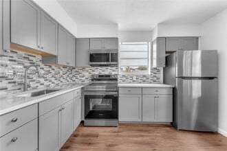 Building Photo - 3750 SW 59th Terrace