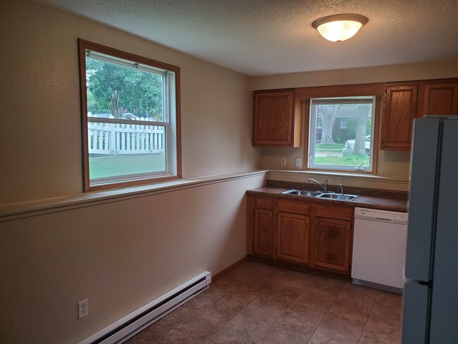 Building Photo - 742 Central Plains Ct