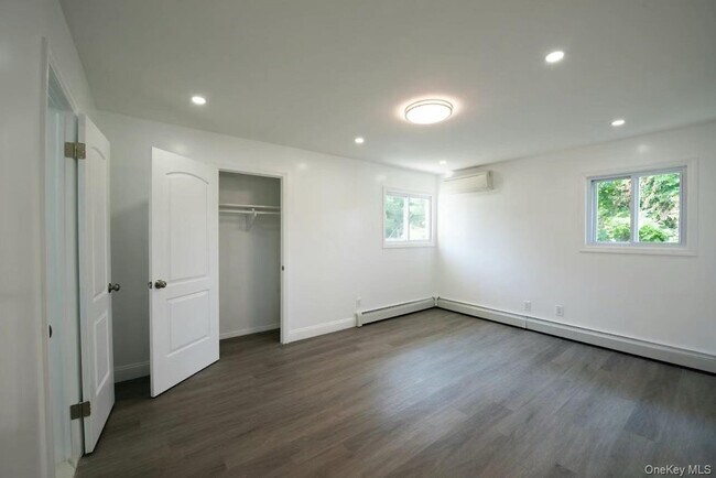 Building Photo - 61 Beaumont Dr