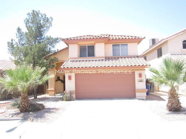 Primary Photo - 1048 N Blackstone Dr