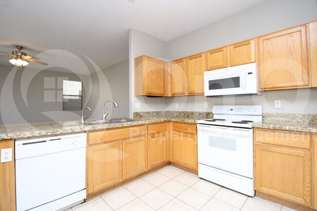 Foto del edificio - 490 W Ebony Way