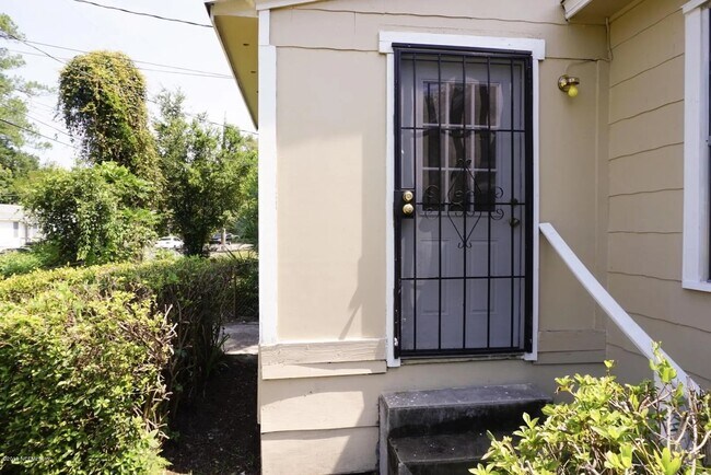 Foto del edificio - 7545 Wilder Ave