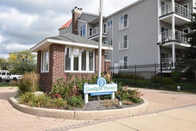 Foto del edificio - 40 Harborview Dr
