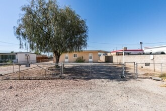 Building Photo - 5125 Kell Ln