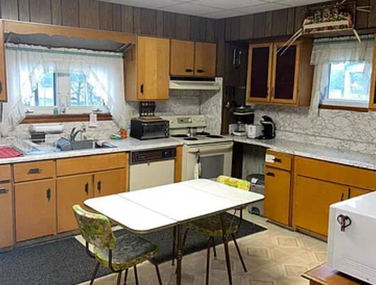 Foto del edificio - 2230 Jackson Ave