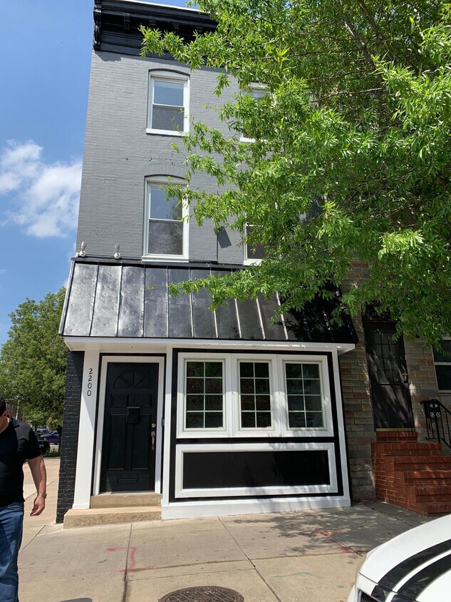 Primary Photo - 2200 Eastern Ave