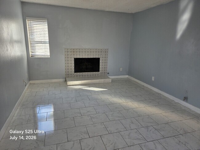 Foto del edificio - 6560 College Grove Dr