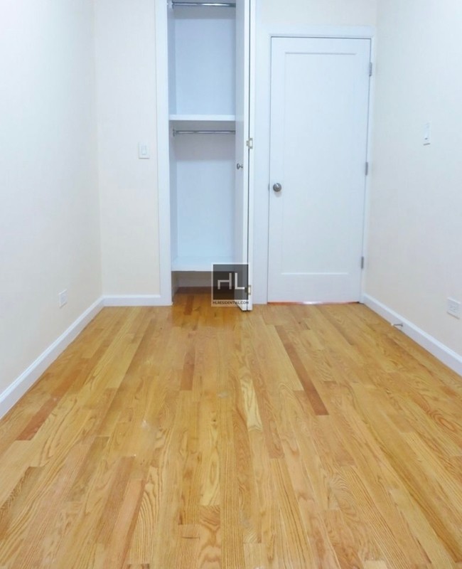 Building Photo - “Junior” 2-BEDROOM + 1 BATHROOM UES APT!