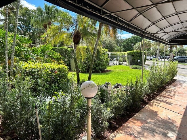 Foto del edificio - 200 Lakeview Dr