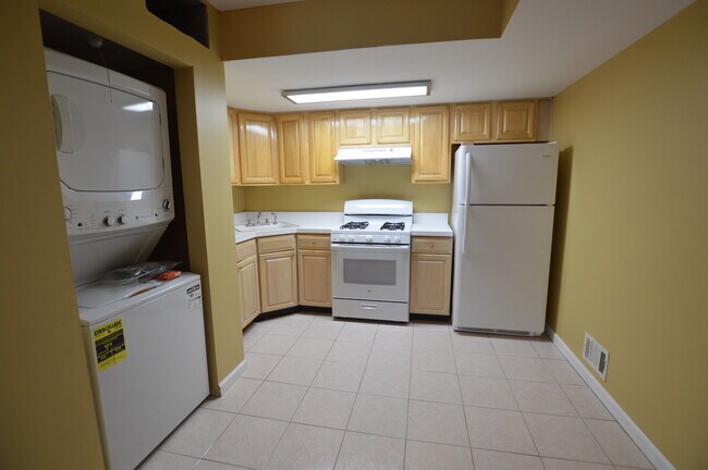 Building Photo - 77 Robin Ct