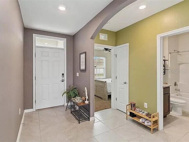 Building Photo - 2585 Ryland Falls Dr