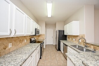 Building Photo - 6127 Yorkglen Manor Ln