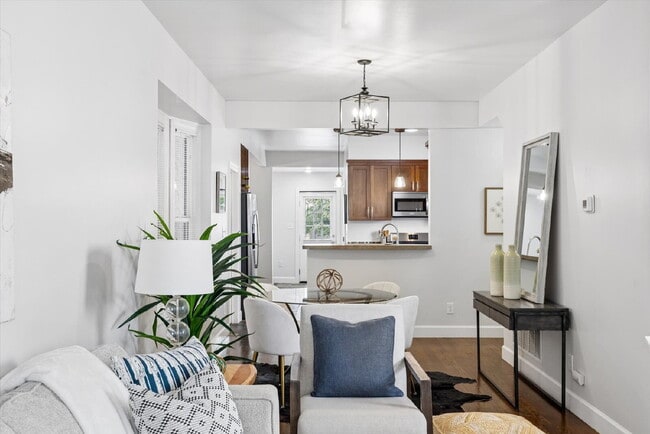 Building Photo - 3BR/2BA Wonderfully Updated Single Family Home---JUST GORGEOUS!  GAS, ELECTRIC, WATER, SEWER and ...