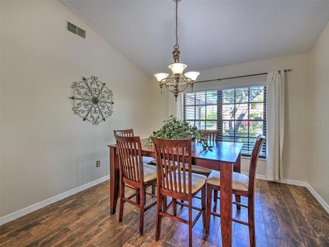 Foto del edificio - 1407 Holleman Dr