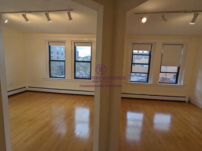 Foto del edificio - 494 Massachusetts Ave