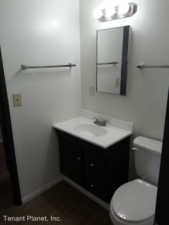 Foto del edificio - 1723 E 8th St