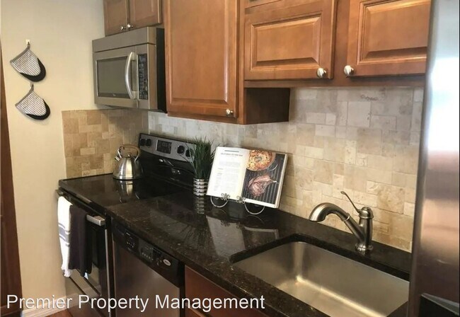 Building Photo - 2 br, 2 bath House - 200 Palm Drive Unit 6