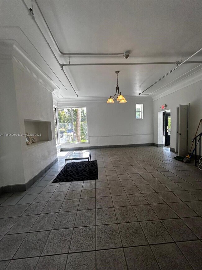 Foto del edificio - 820 Euclid Ave