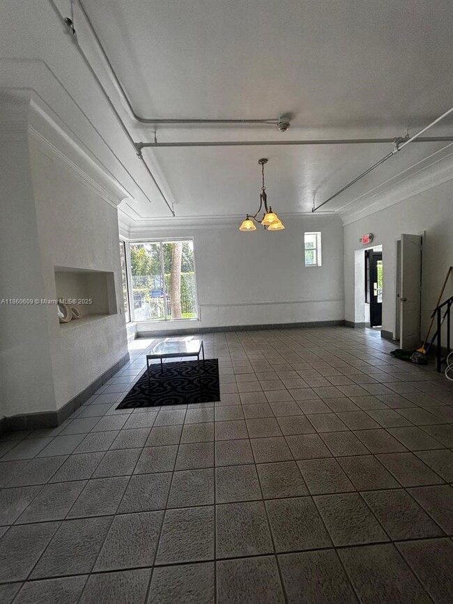 Building Photo - 820 Euclid Ave