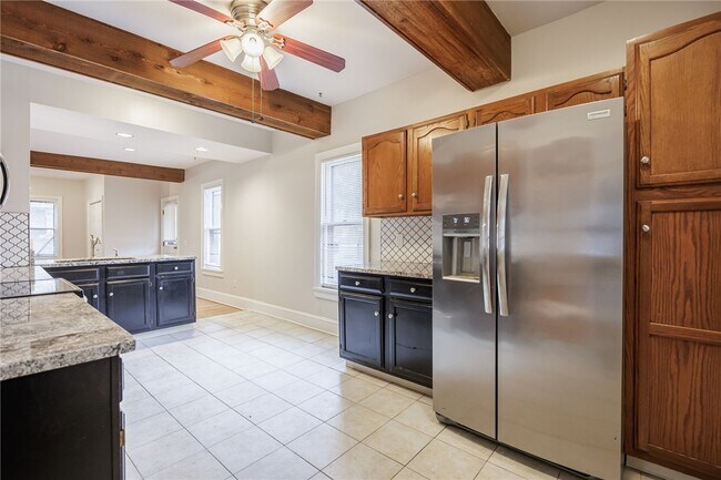 Foto del edificio - 1874 Blossom Rd