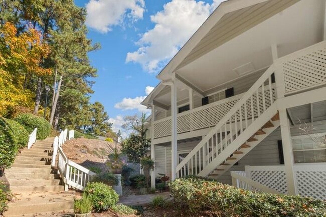 Building Photo - 1306 Natchez Trce