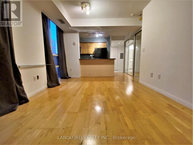 Photo du bâtiment - 311 Richmond St E