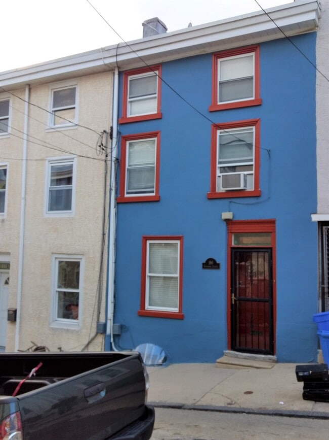 Photo - 186 Conarroe St Townhome
