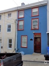 Building Photo - 186 Conarroe St
