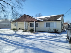 Building Photo - 9706 El Prado St