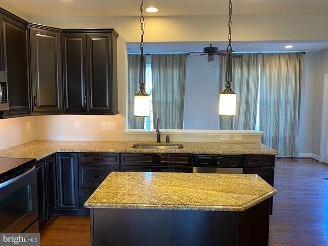 Building Photo - 301 Wagon Wheel Ln