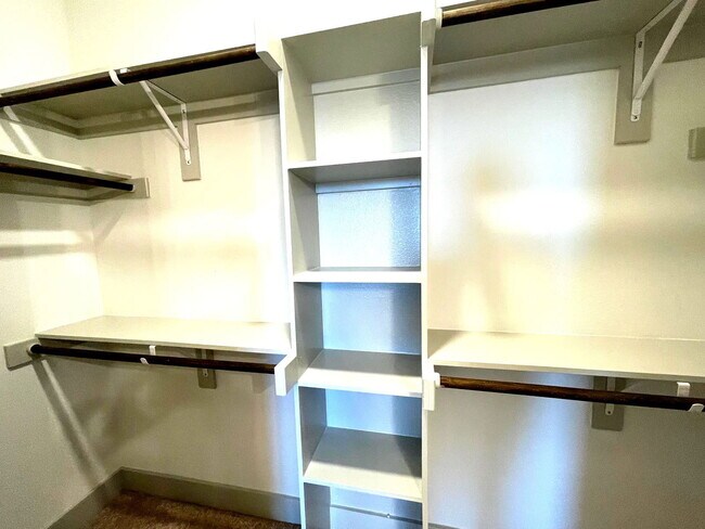 Building Photo - 4320 S Legacy Dr