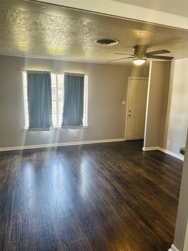 Building Photo - 11608 Segrest Dr