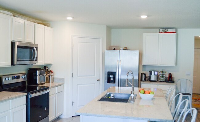Foto del edificio - 5 Bedroom 3 Bath in Avalon Woods in Newberry