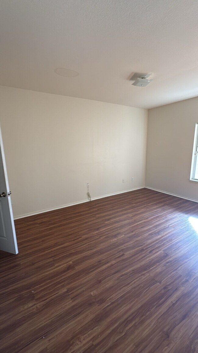 Dormitorio - 16467 Enclave Village Dr