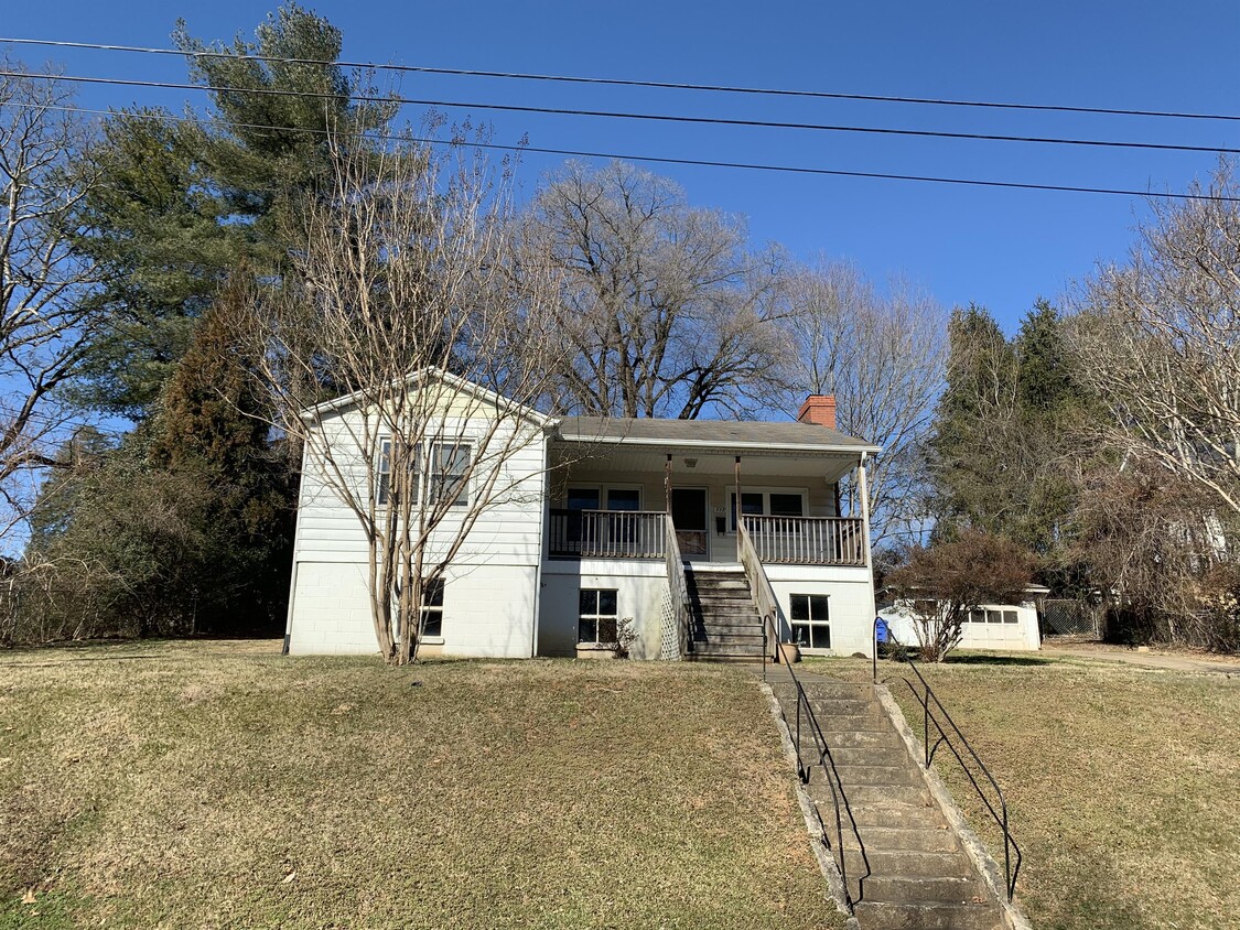 113 Vance Cres Ext, Asheville, NC 28806 House for Rent in Asheville