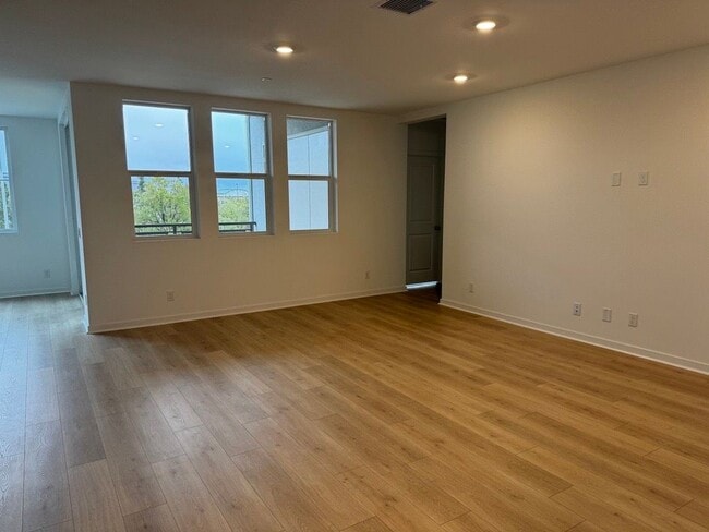 Building Photo - 4199 E Cir Paseo