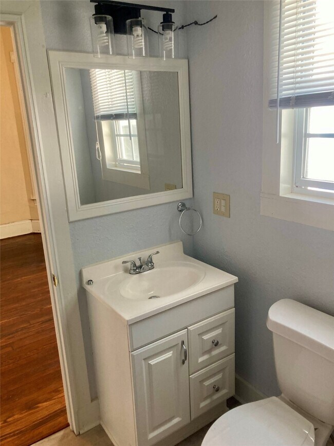 Building Photo - 3523 Avenue L