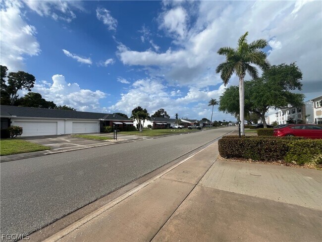 Foto del edificio - 7035 Cedarhurst Dr