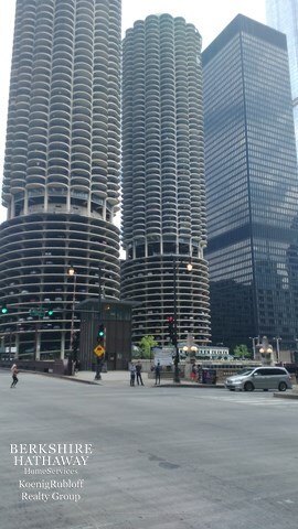 Primary Photo - 300 N State St