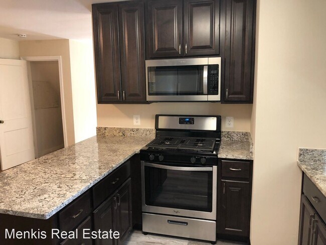 Building Photo - 4 br, 2 bath House - 604 Elm Ave