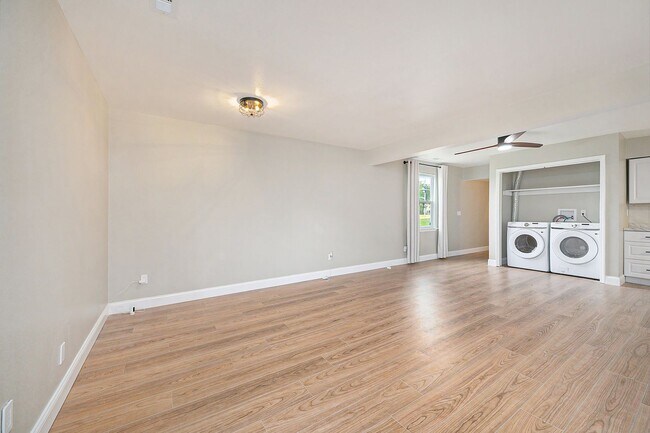 Foto del edificio - Updated 3BR/2BA in Great Location: Available Now