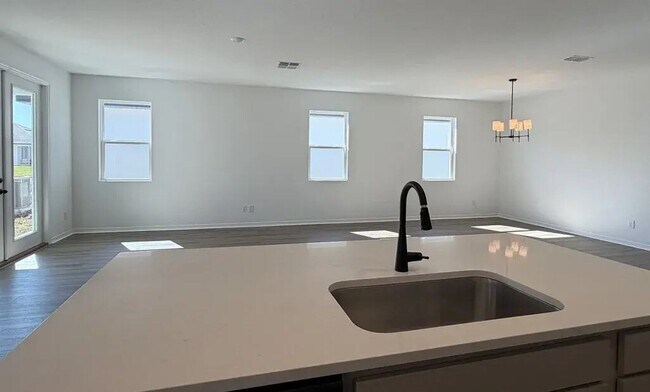 Foto del edificio - Brand-New Luxury Rental in Sunbrooke | Upgrades Throughout!