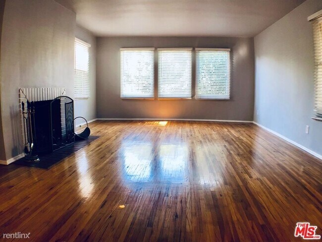 Building Photo - 2 br, 2 bath House - 9554 W Olympic Blvd