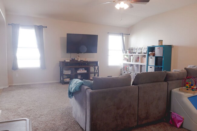 Building Photo - 606 Lakemont Dr