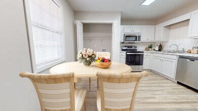 Interior Photo - Sun Valley Apartments