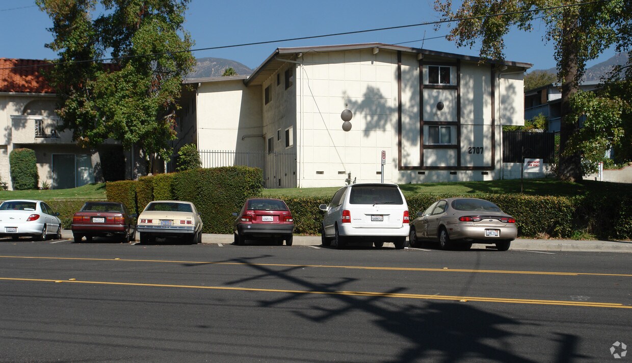 Foto principal - 2707 Montrose Ave