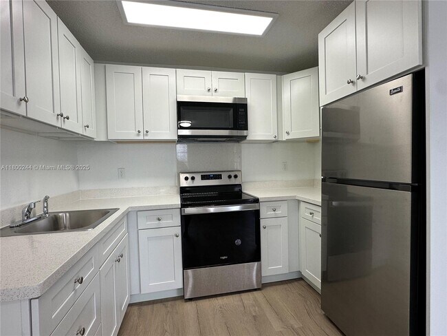 Foto del edificio - 6032 SW 25th St