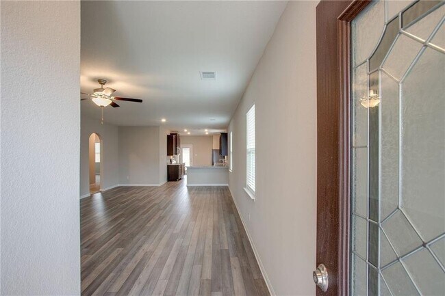 Foto del edificio - 109 Capital Hl Vw